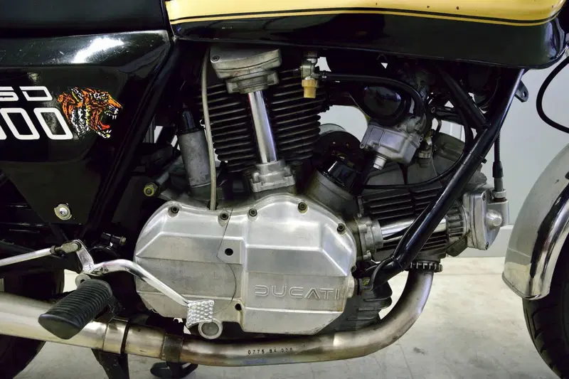 Ducati Darmah 900 (8)