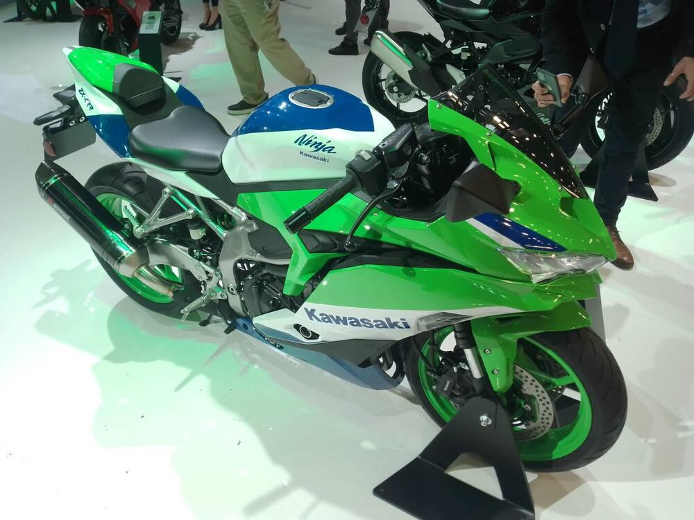 Kawasaki Ninja ZX-4RR 40th Anniversay Edition (2024) (3)