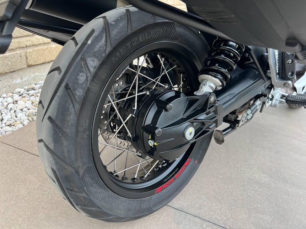 Moto Guzzi V85 TT (2019 - 20) (2)