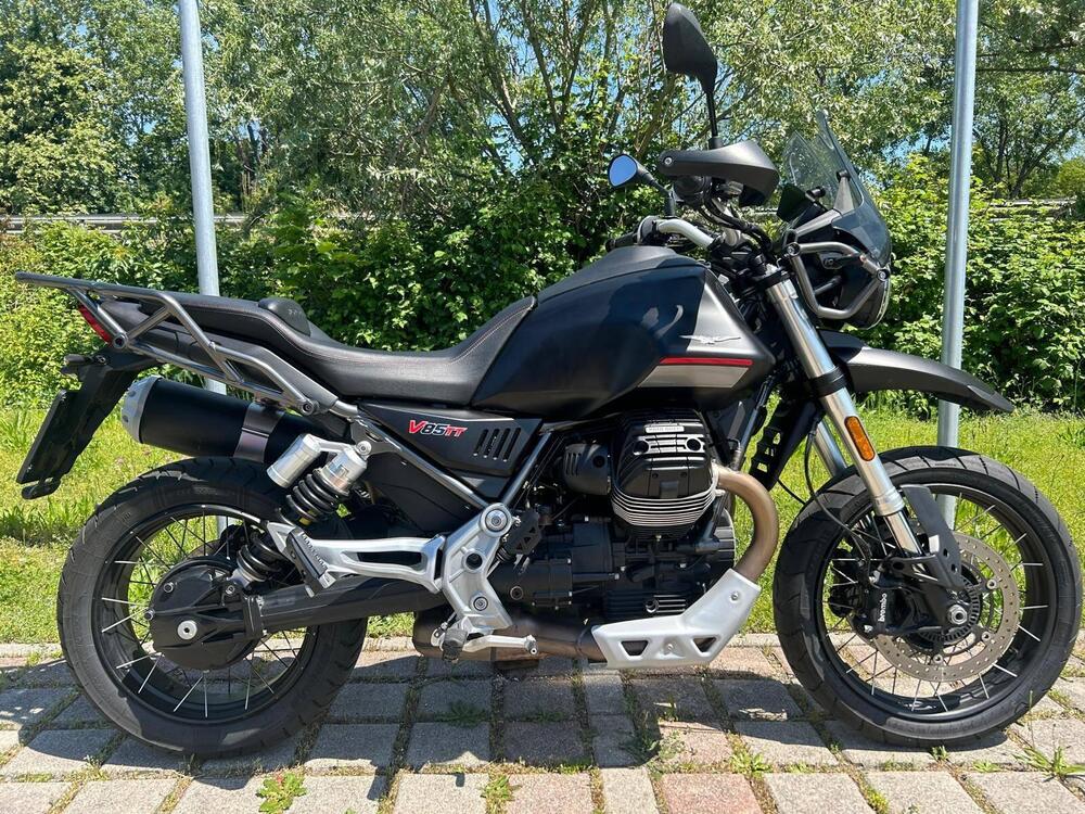 Moto Guzzi V85 TT (2021 - 23) (2)