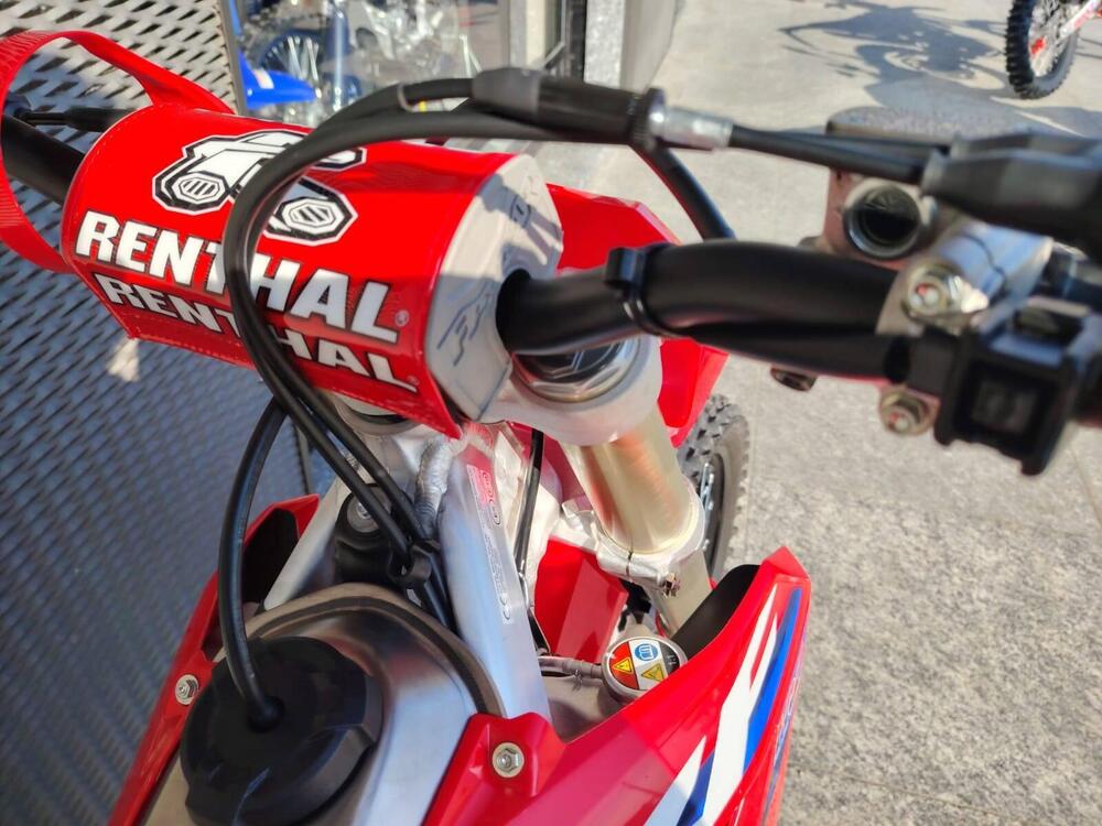 Honda CRF 250 R (2023) (2)