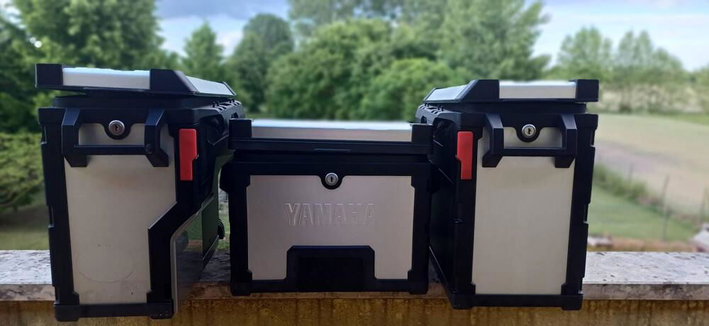 Tris valigie originali yamaha xt1200z (3)