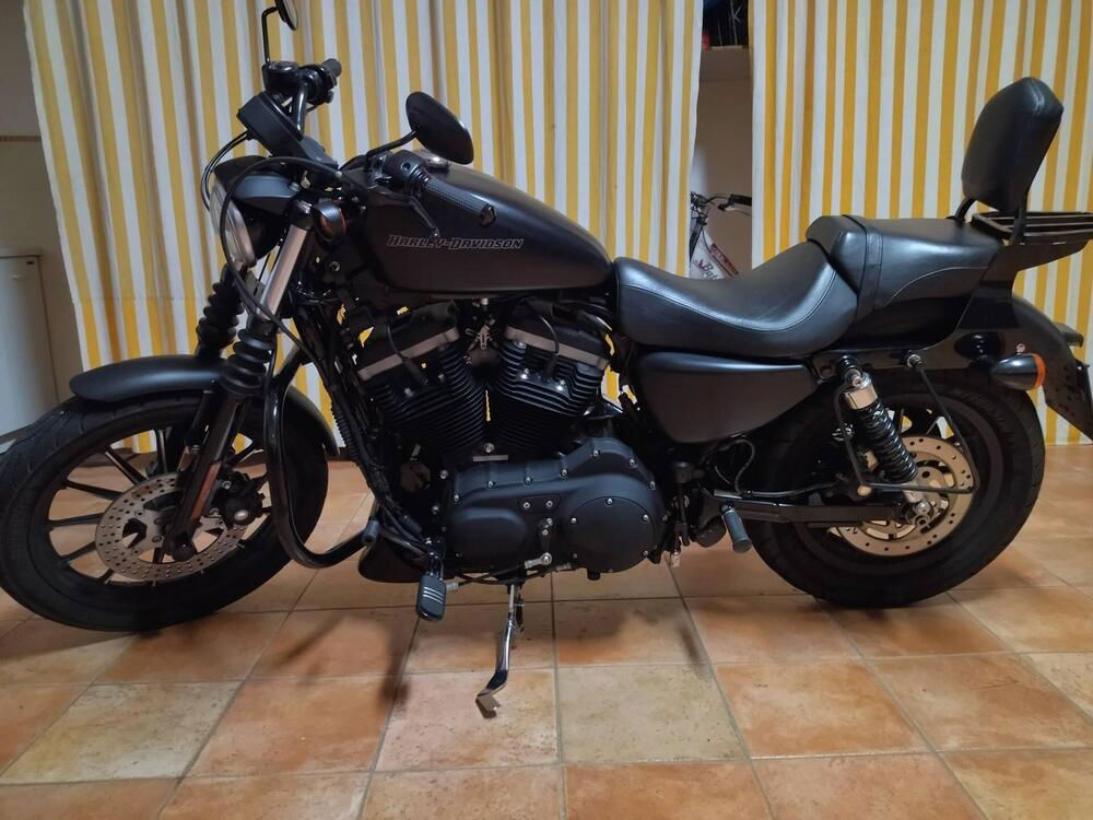 Harley-Davidson 883 Iron (2009 - 11) - XL 883N