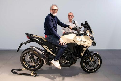 Una Ducati Multistrada V4 Pikes Peak come non l'avete mai vista: è la Unica dello chef Massimo Bottura [GALLERY]