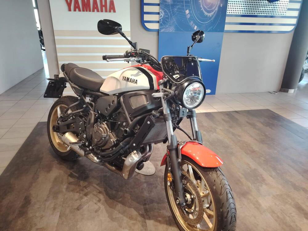 Yamaha XSR 700 (2021) (5)