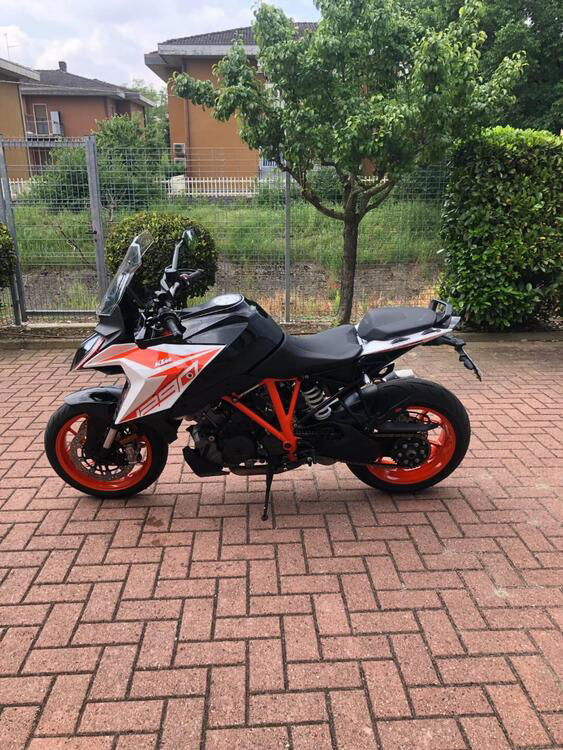 KTM 1290 Super Duke GT (2019 - 20)