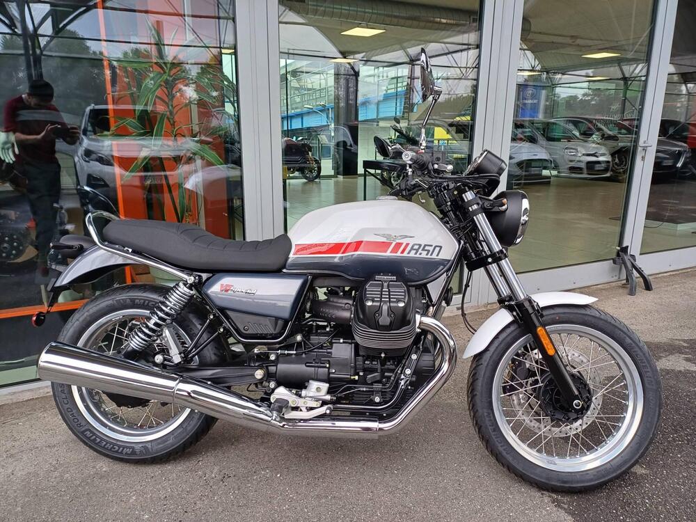 Moto Guzzi V7 Special (2021 - 24)