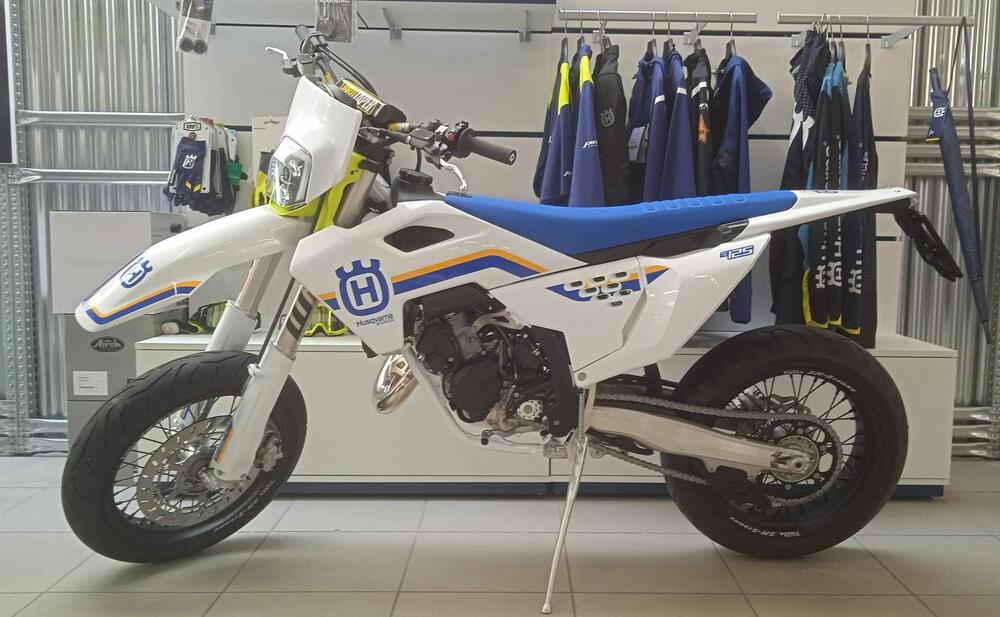 Husqvarna TC 125 (2024) (2)