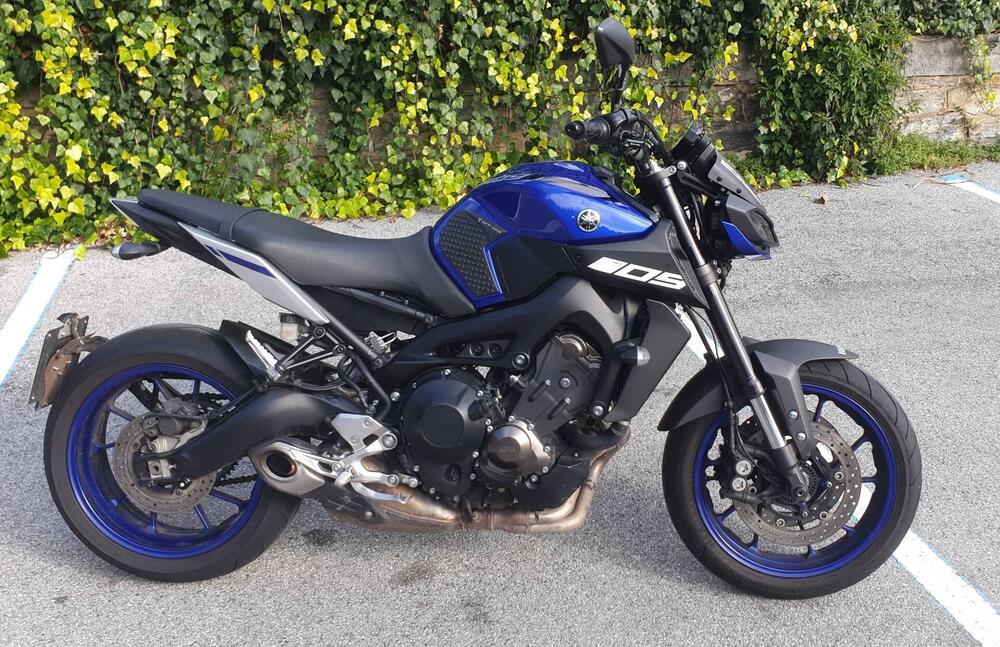 Yamaha MT-09 (2017 - 20) (2)