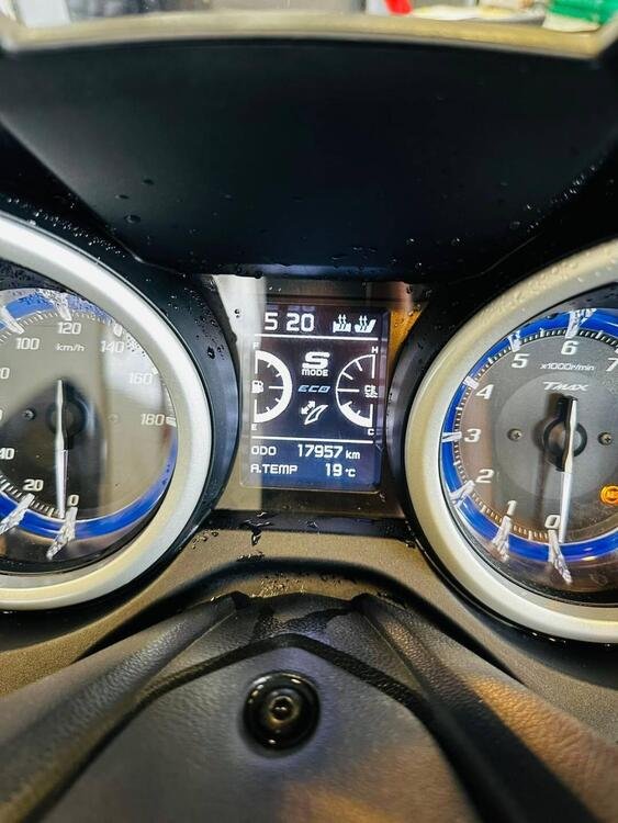 Yamaha T-Max 530 DX (2017 - 19) (2)