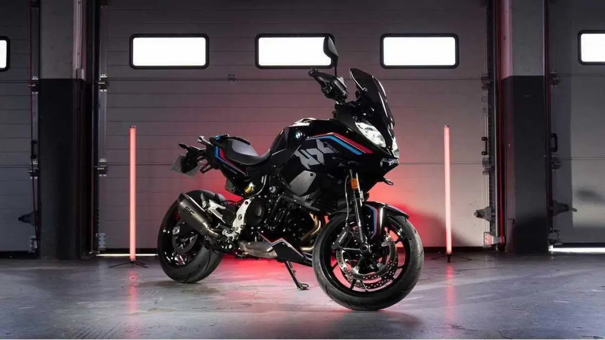 Sembrano M, ma non lo sono: edizione speciale in Francia per F 900 R e F 900 XR (2)