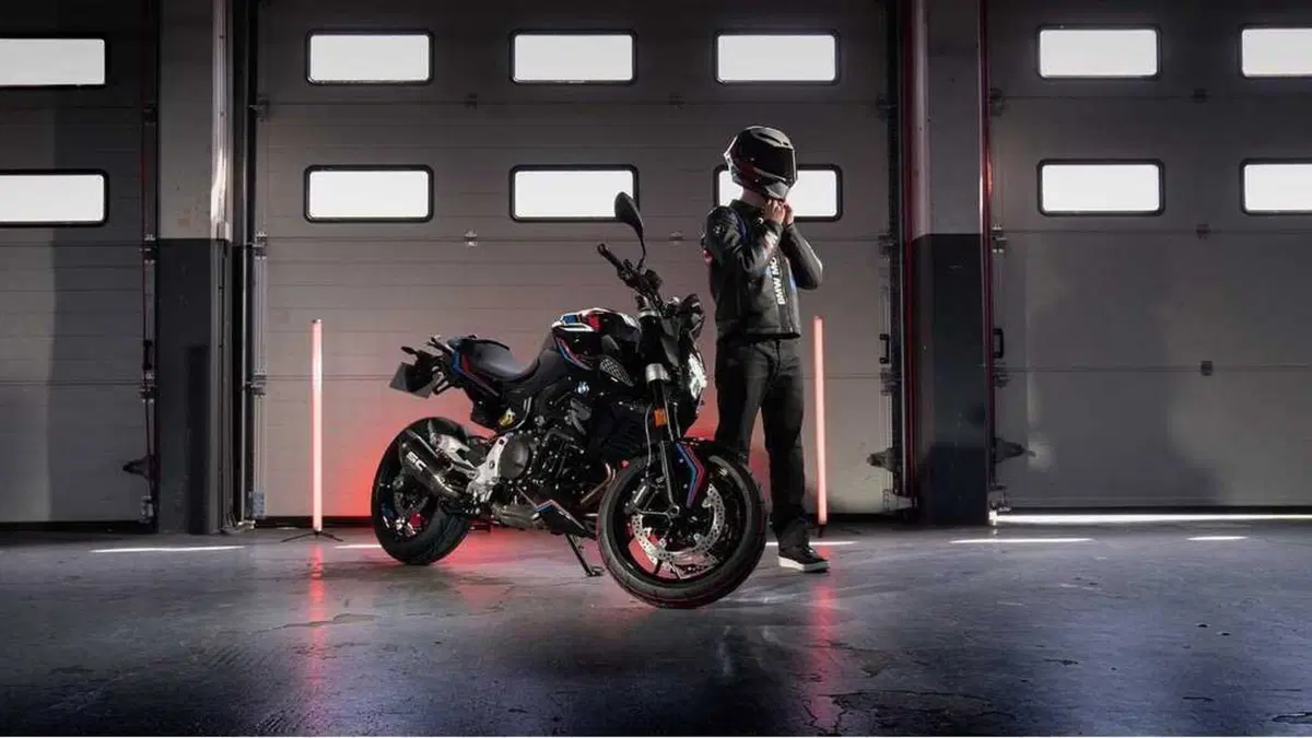 Sembrano M, ma non lo sono: edizione speciale in Francia per F 900 R e F 900 XR (11)