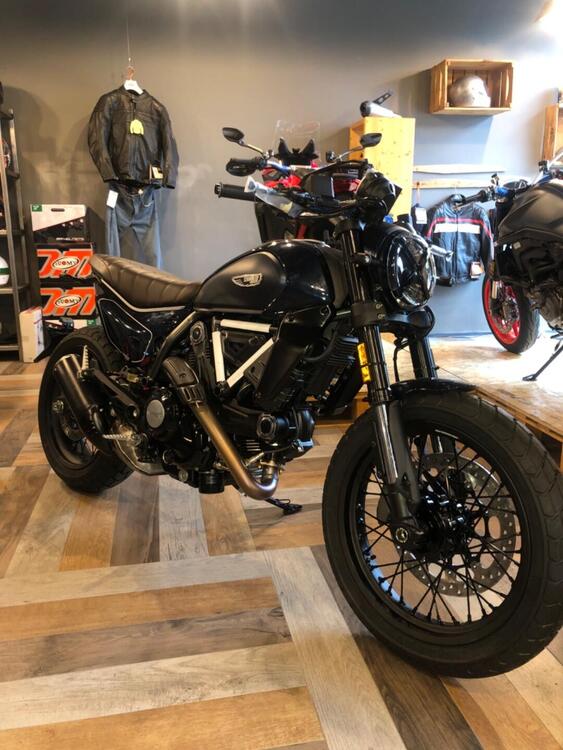 Ducati Scrambler 800 Night Shift (2023 - 24)