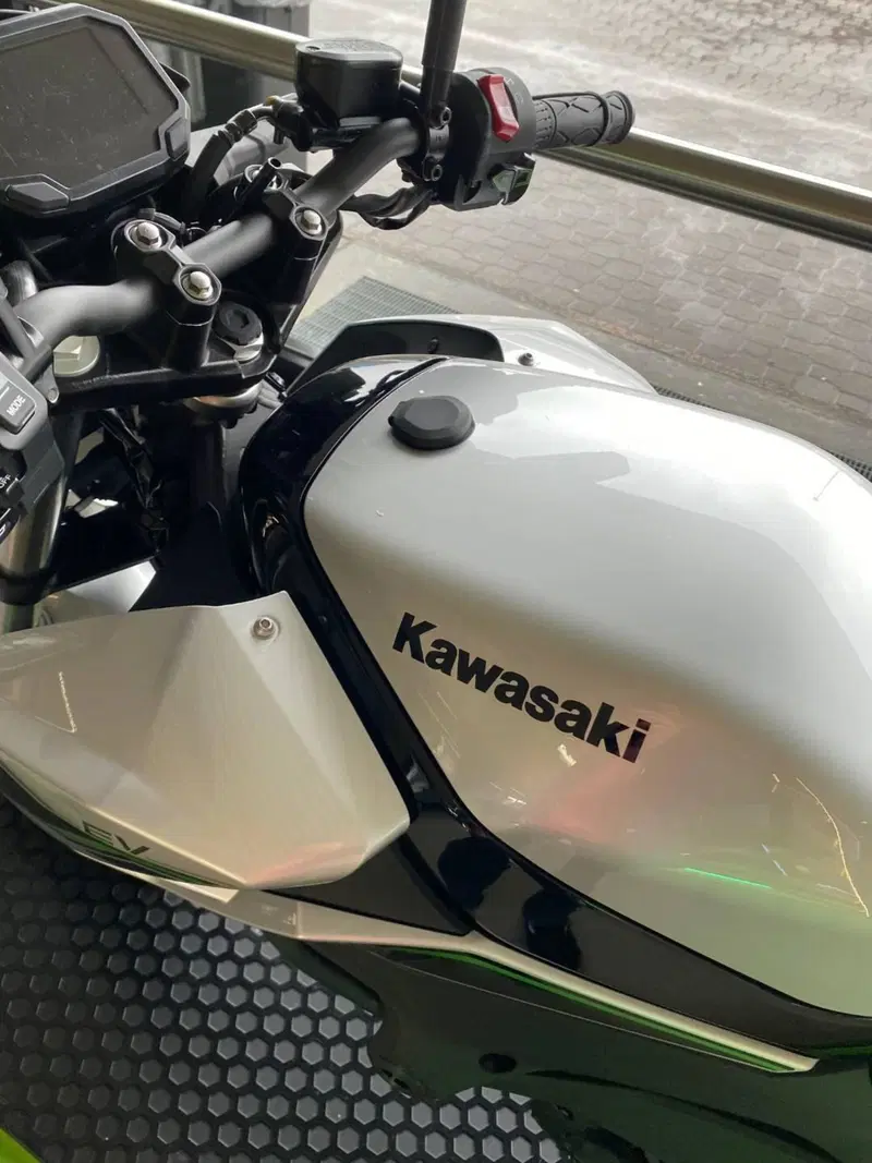 Kawasaki Z e-1 (2024 - 26) (4)