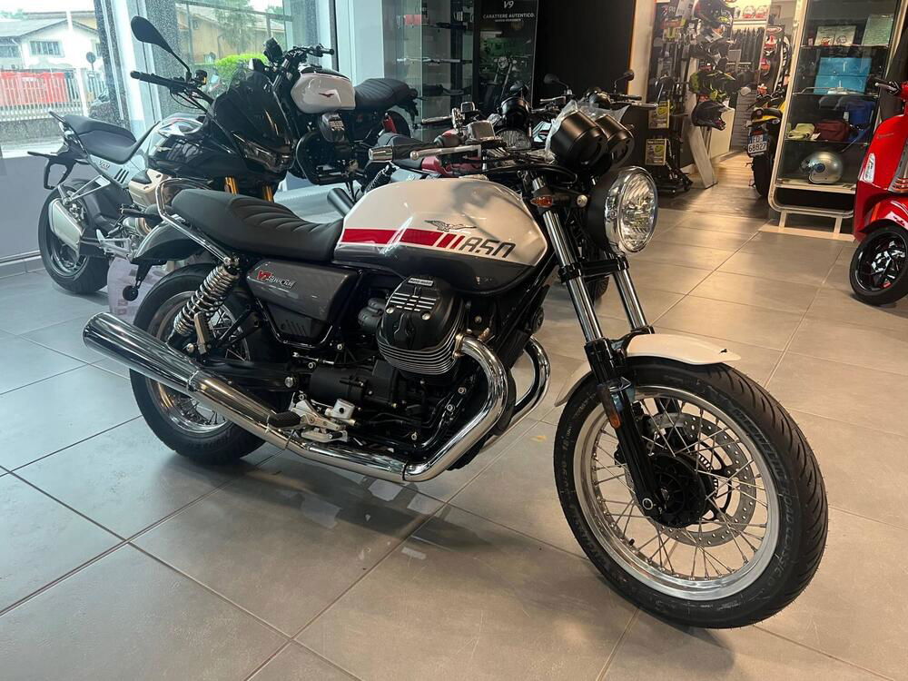 Moto Guzzi V7 Special (2021 - 24)