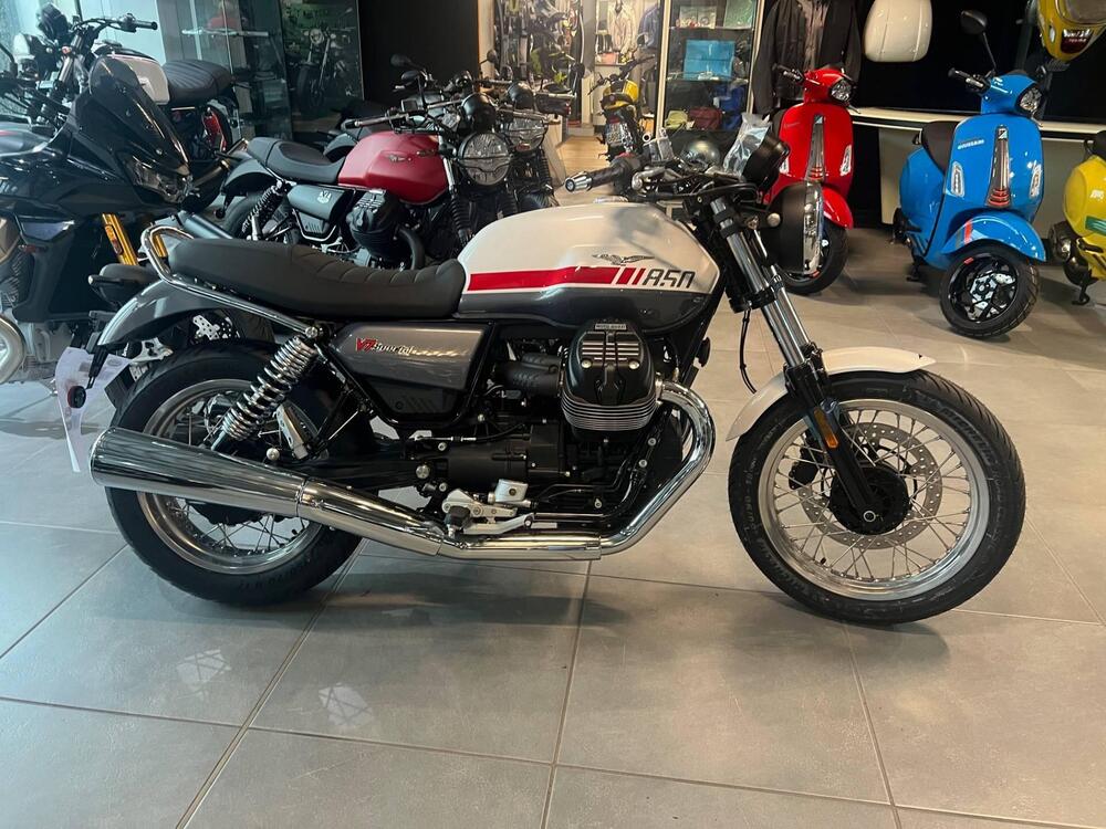 Moto Guzzi V7 Special (2021 - 24) (2)