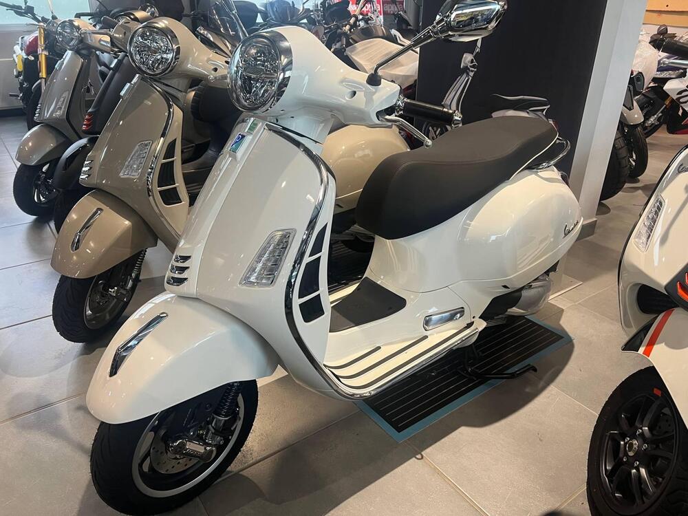 Vespa GTS 300 Super (2023 - 24)