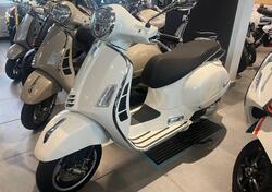 Vespa GTS 300 Super (2023 - 24) nuova