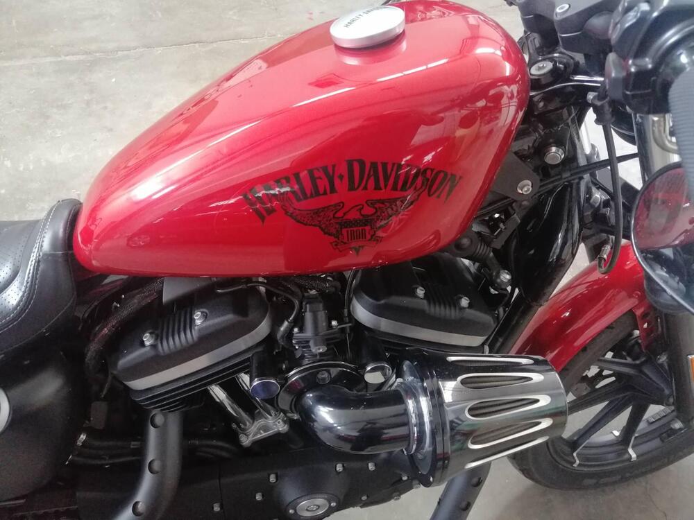 Harley-Davidson 883 Iron (2017 - 20) - XL 883N (2)