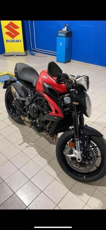 MV Agusta Dragster 800 Rosso (2021 - 23) (2)