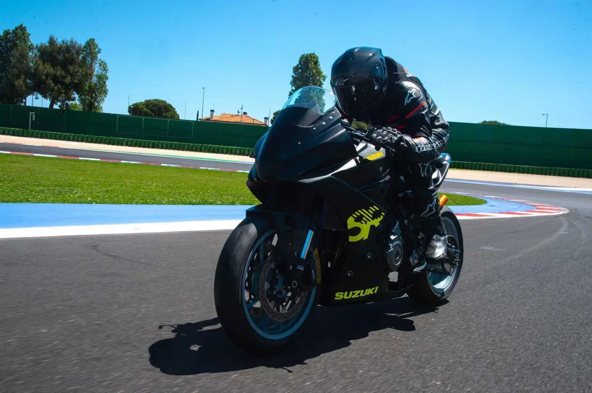 Motor Fest Suzuki: Buona la prima e arriva la GSX-8R CUP (7)
