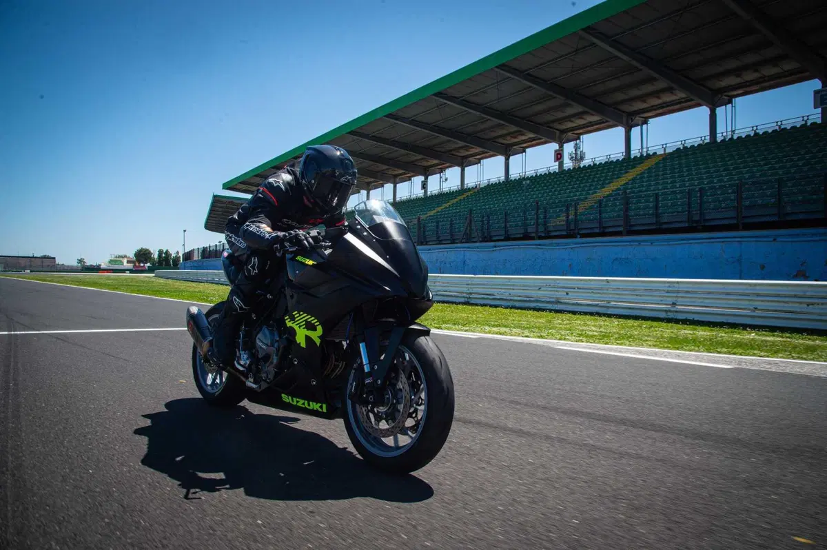 Motor Fest Suzuki: Buona la prima e arriva la GSX-8R CUP (9)