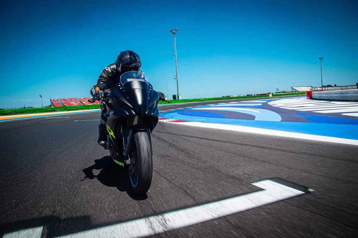 Motor Fest Suzuki: Buona la prima e arriva la GSX-8R CUP (11)