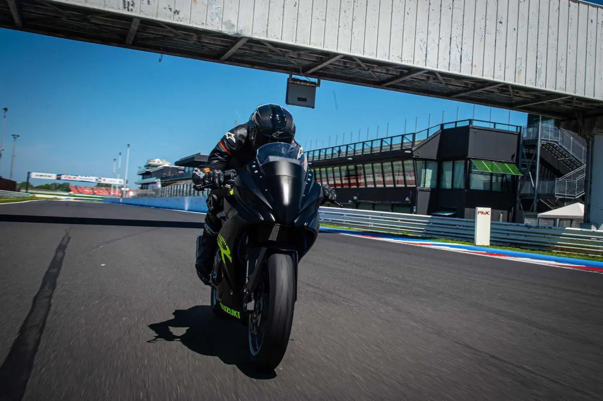 Motor Fest Suzuki: Buona la prima e arriva la GSX-8R CUP (15)