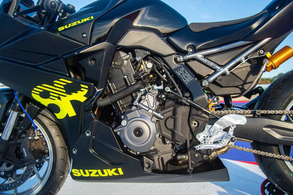 Motor Fest Suzuki: Buona la prima e arriva la GSX-8R CUP (17)