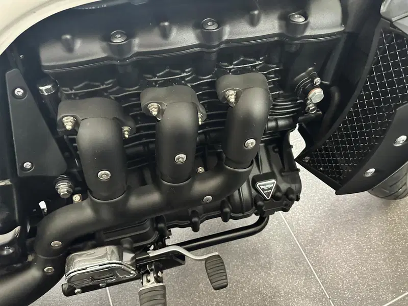 Triumph Rocket 3 Roadster ABS (2010 - 17) (18)