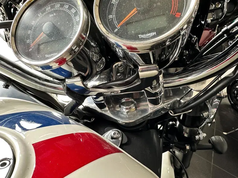 Triumph Rocket 3 Roadster ABS (2010 - 17) (13)