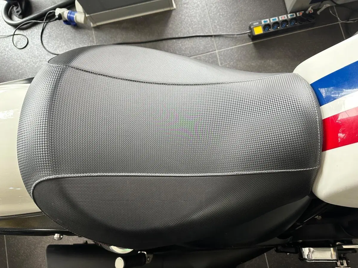 Triumph Rocket 3 Roadster ABS (2010 - 17) (7)