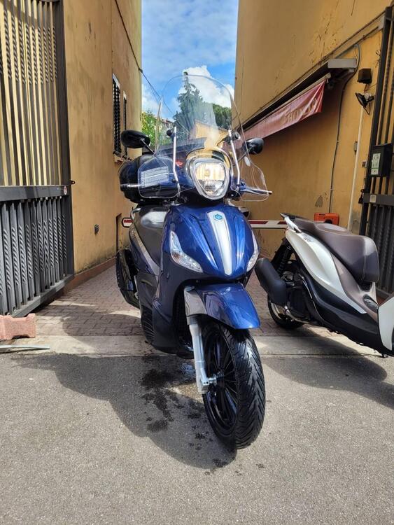 Piaggio Beverly 300 S (2021) (2)