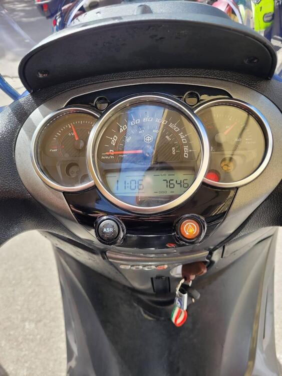 Piaggio Beverly 300 S (2021) (3)