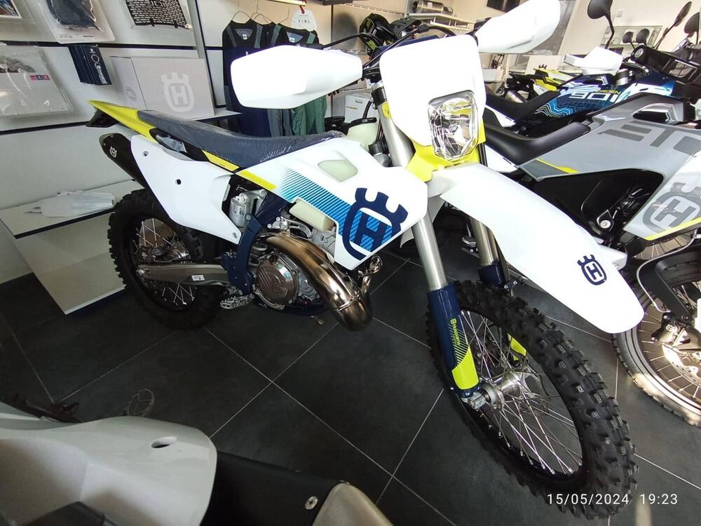 Husqvarna TE 300 (2024) (3)