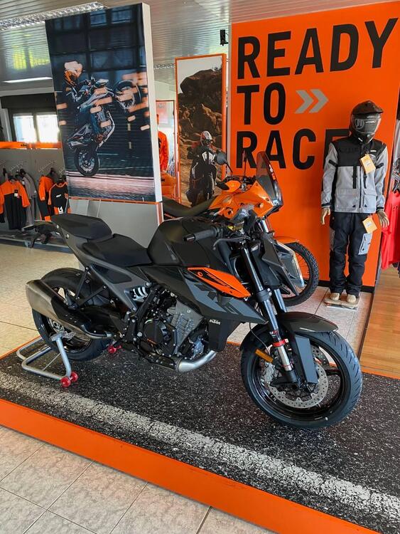 KTM 990 Duke (2024)