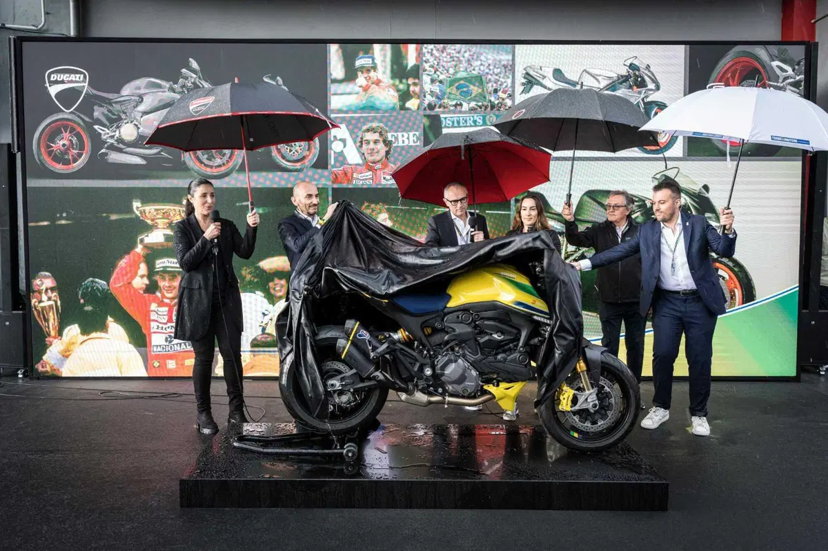 La Ducati Monster Ayrton Senna (4)