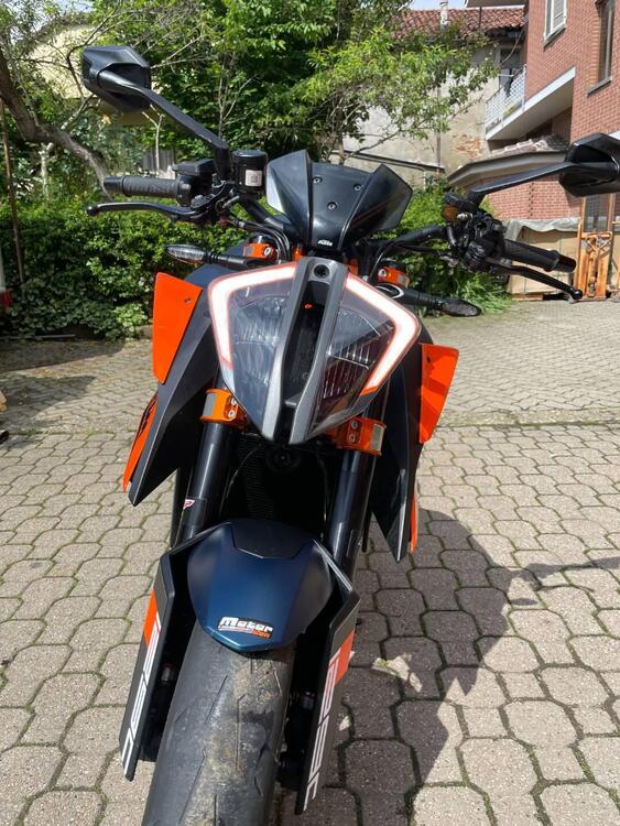 KTM 1290 Super Duke R (2020) (2)