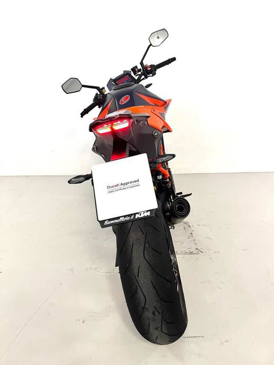 KTM 1290 Super Duke R (2021) (4)