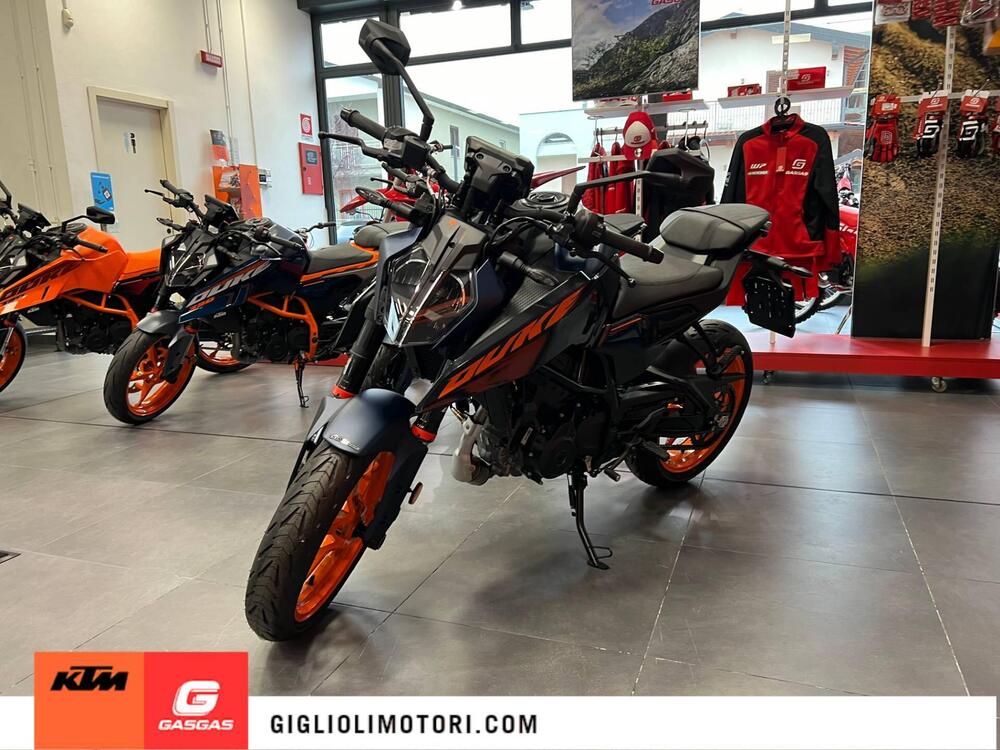 KTM 125 Duke (2024) (3)