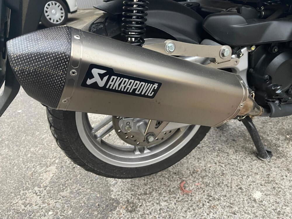 Akrapovic scarico Honda SH 300 anno 2017 solo 5000 (3)