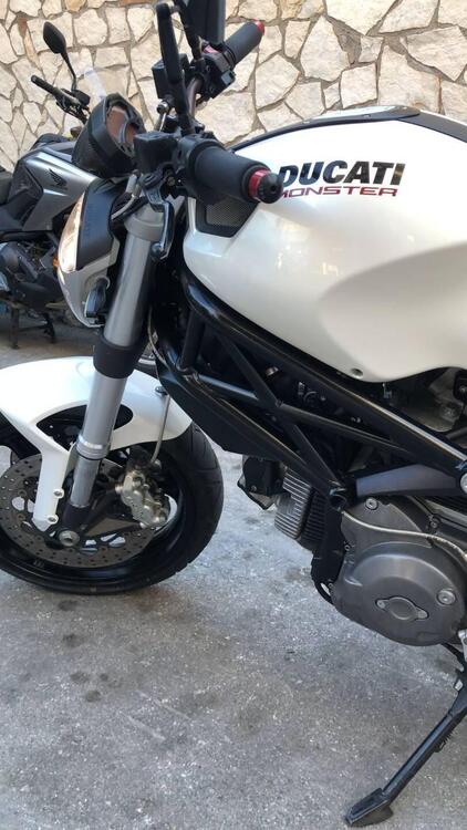 Ducati Monster 696 (2008 - 13) (3)