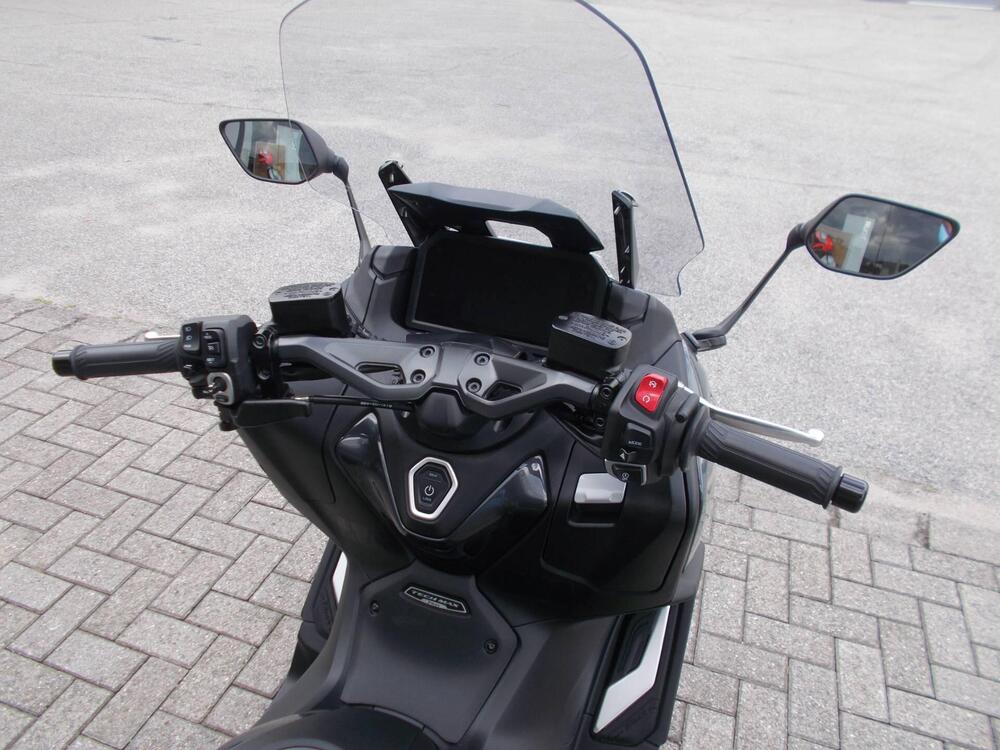 Yamaha T-Max 560 Tech Max (2022 - 24) (5)