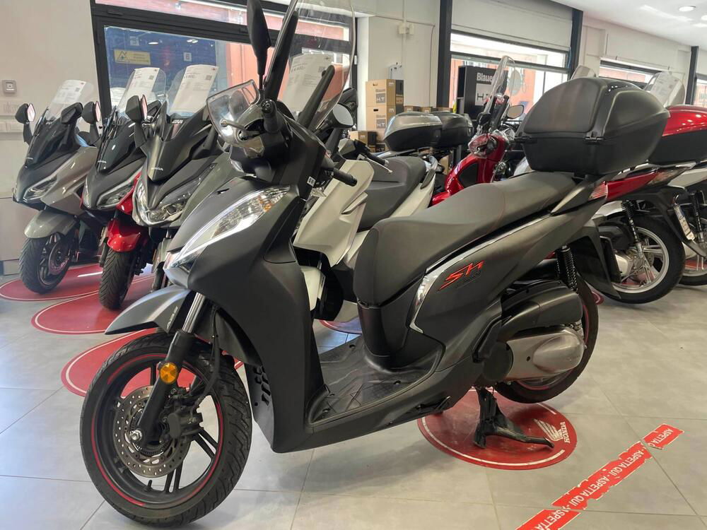 Honda SH 300 i Sport ABS (2018 - 20) (2)