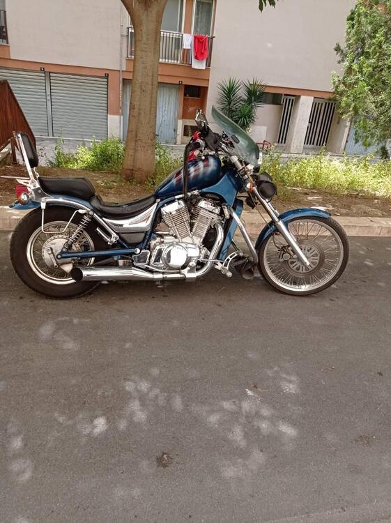 Suzuki Intruder