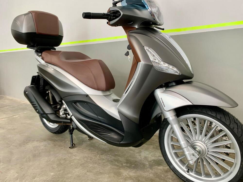 Piaggio Beverly 300 i.e. ABS-ASR (2016 - 20) (3)