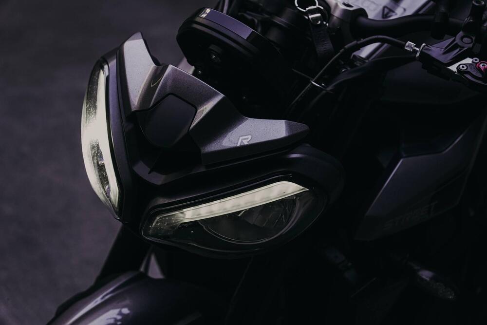 Triumph Street Triple 765 R (2023 - 24) (2)