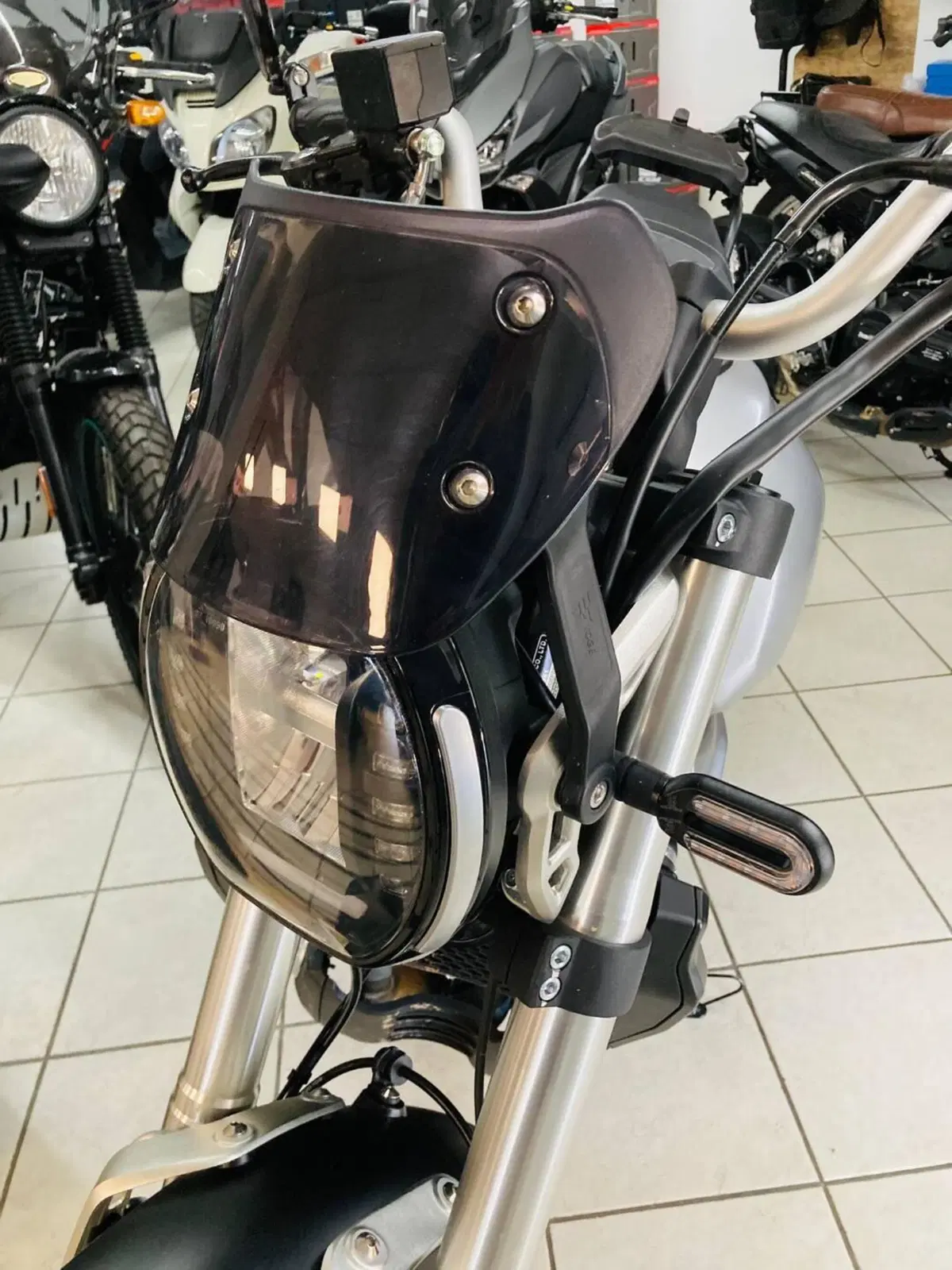 Voge Trofeo 300ACX Scrambler (2021 - 26) (5)