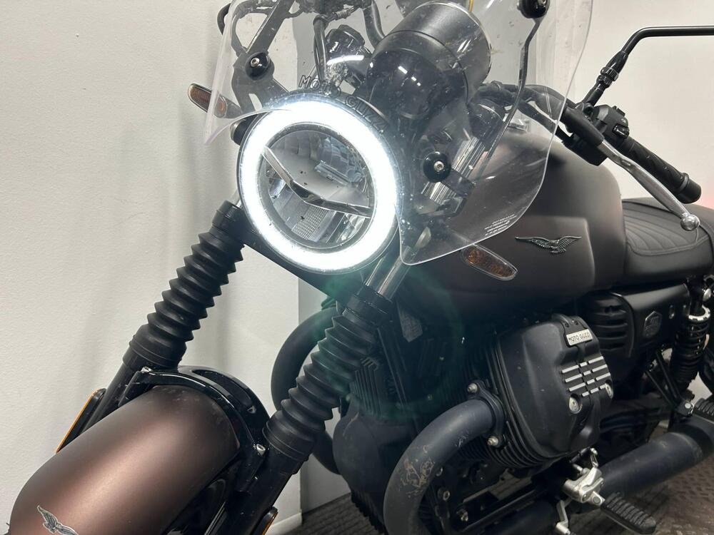 Moto Guzzi V7 III Stone Night Pack (2019 - 20) (5)