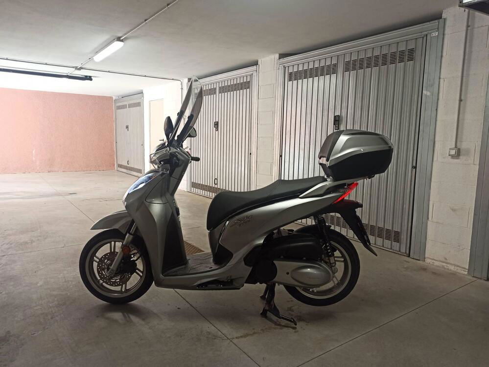 Honda SH 300 i ABS (2016 - 20) (3)